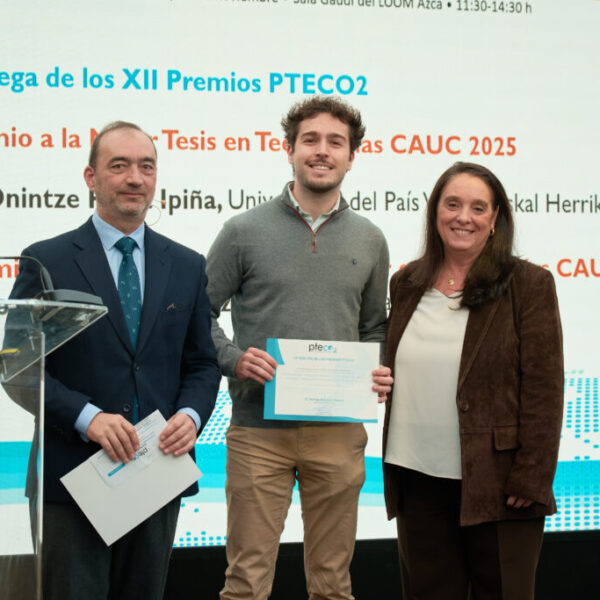 Premio de la Plataforma Tecnológica Española del CO2 al mejor Trabajo Fin Máster en tecnologías de captura, transporte, almacenamiento y usos y transformación del CO2 (CAUC) para Rodrigo González Pizarro